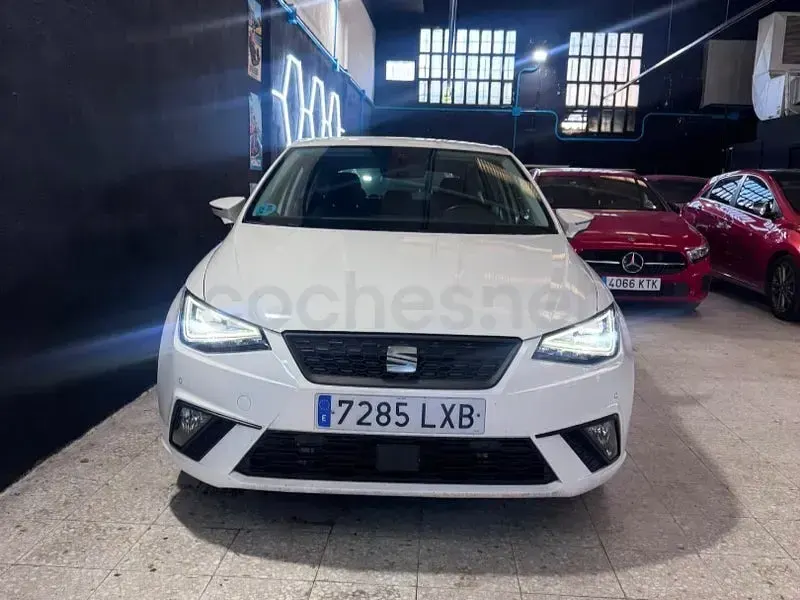 Usado Seat Ibiza Style Plus 110 CV (80 kW) 2022 Blanco Utilitario