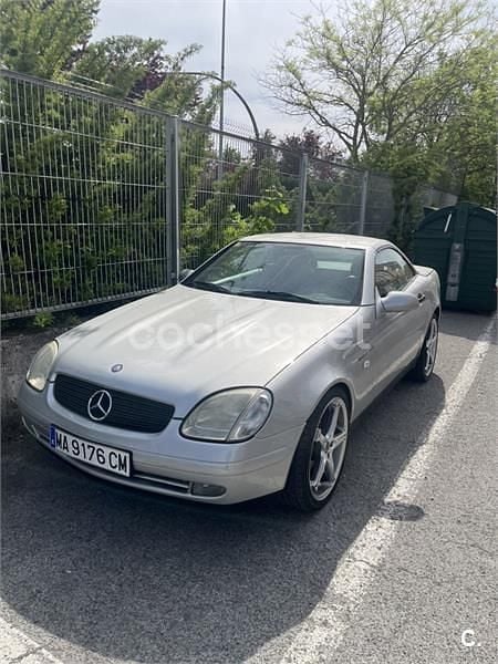 Usado Mercedes SLK230 193 CV (141 kW) 1998 Gris / plata Descapotable