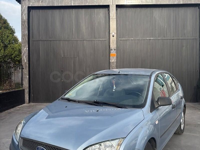 Usado Ford Focus Sport 109 CV (80 kW) 2005 Azul Berlina