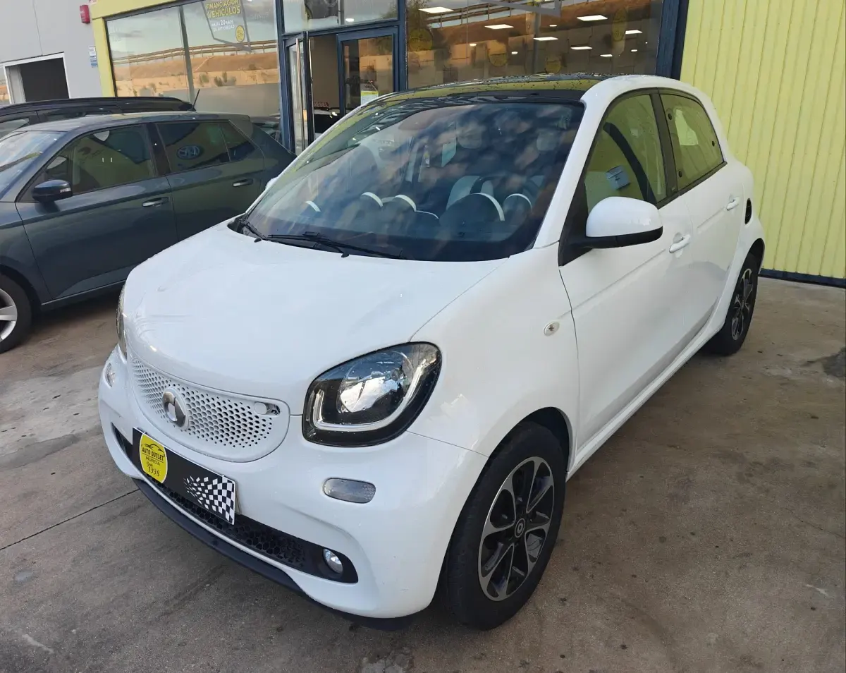Usado Smart ForFour Passion 71 CV (52 kW) 2016 Blanco Utilitario