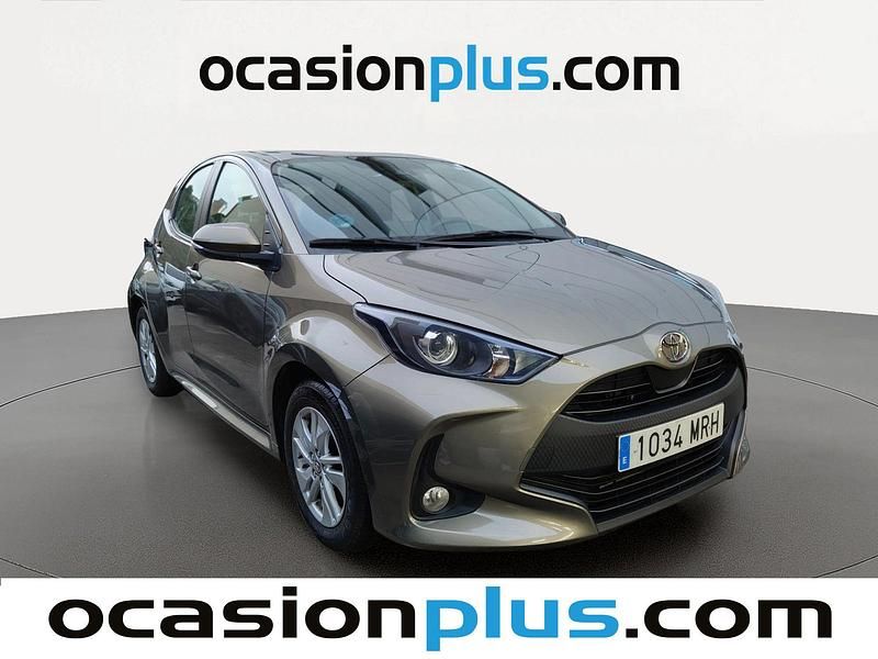 Usado Toyota Yaris Edition 125 CV (91 kW) 2024 Marrón Utilitario