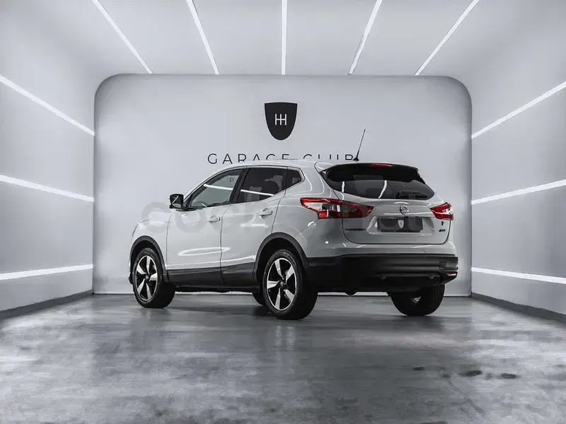 Usado Nissan Qashqai N-Connecta 110 CV (80 kW) 2015 Blanco SUV