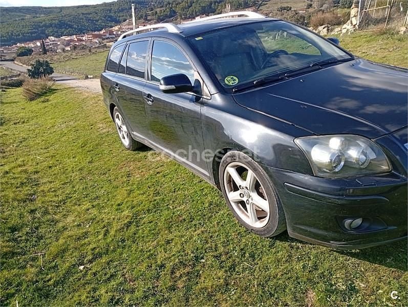 Usado Toyota Avensis Executive 150 CV (110 kW) 2006 Negro Familiar