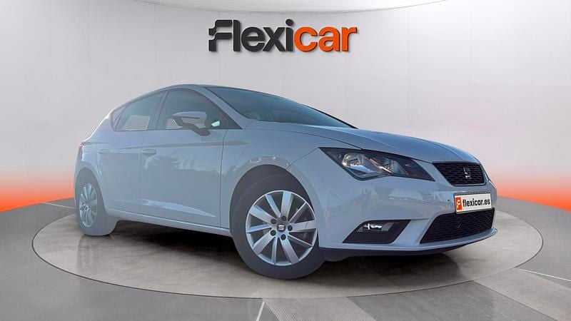 Usado Seat Leon Reference 110 CV (80 kW) 2016 Blanco Berlina