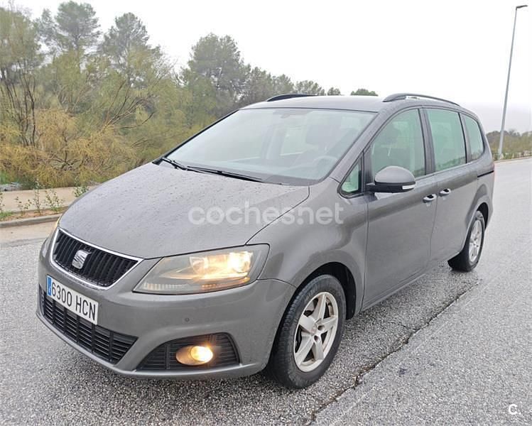 Usado Seat Alhambra Ecomotive 140 CV (102 kW) 2012 Gris / plata Monovolumen