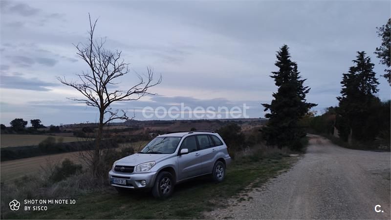 Gris / plata Usado 2005 Toyota RAV4 Luna SUV | 4500 € (Precio justo) - Imagen 1/1