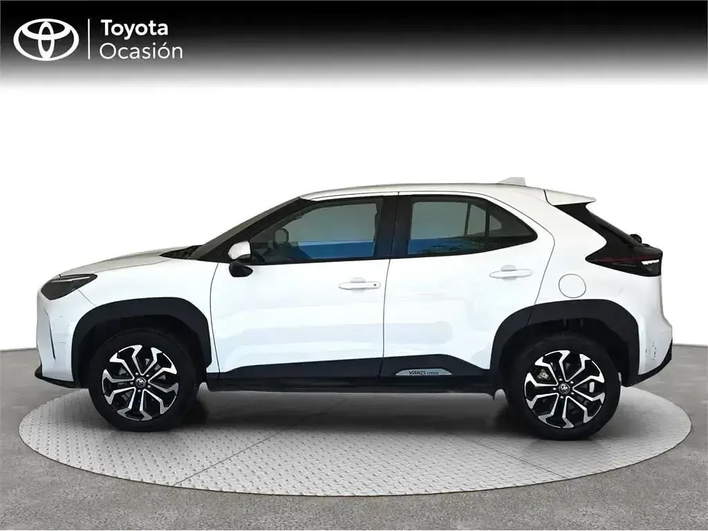 Usado Toyota Yaris Cross Active 116 CV (85 kW) 2023 Blanco SUV