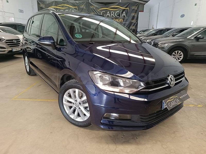 Usado VW Touran Advance 115 CV (84 kW) 2019 Azul Monovolumen