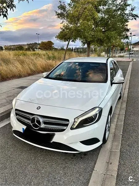 Käytetty Mercedes A200 Urban 136 HP (100 kW) 2015 Valkoinen Sedan