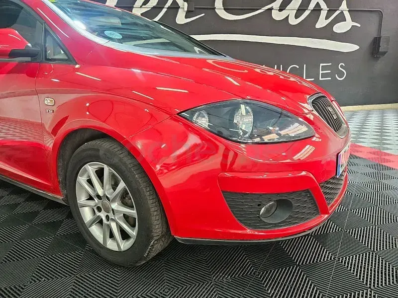 Usado Seat Altea Style 125 CV (91 kW) 2011 Rojo Monovolumen