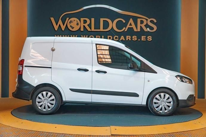 Käytetty Ford Transit Trend 101 HP (74 kW) 2020 Sedan