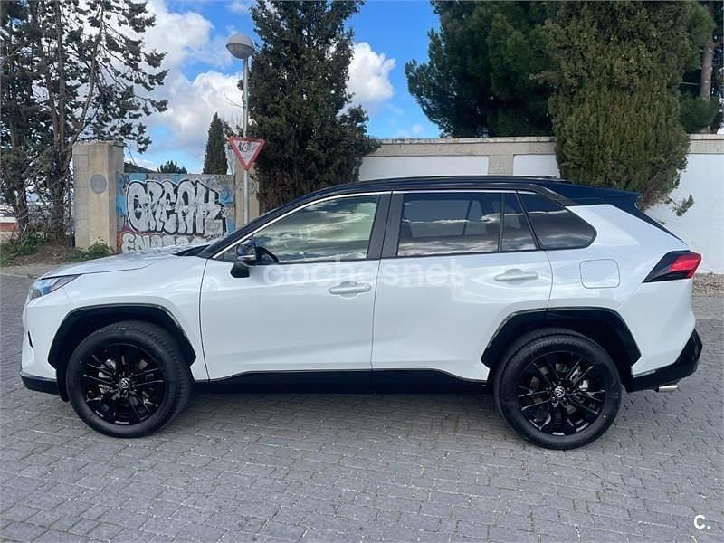 Usado Toyota RAV4 Hybrid Style 222 CV (163 kW) 2023 Blanco SUV