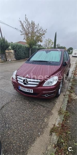 Usado Mercedes B160 95 CV (69 kW) 2011 Rojo Monovolumen