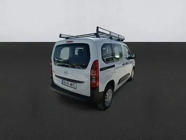 Usado Opel Combo Business Edition 102 HP (75 kW) 2023 Branco Monovolume