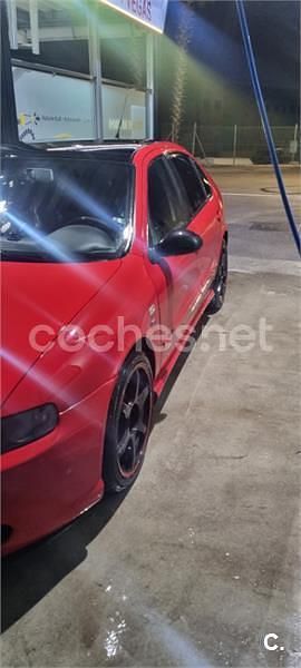 Usado Seat Leon 150 CV (110 kW) 2005 Rojo Utilitario
