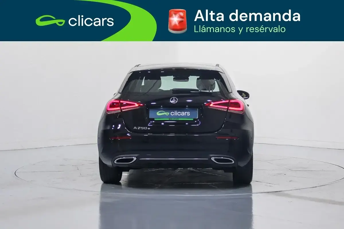 Usado Mercedes A250 218 CV (160 kW) 2022 Negro Berlina