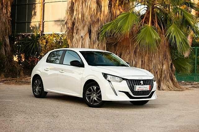 Blanco Usado 2022 Peugeot 208 Active Utilitario | 13.000 € (Precio justo) - Imagen 1/4