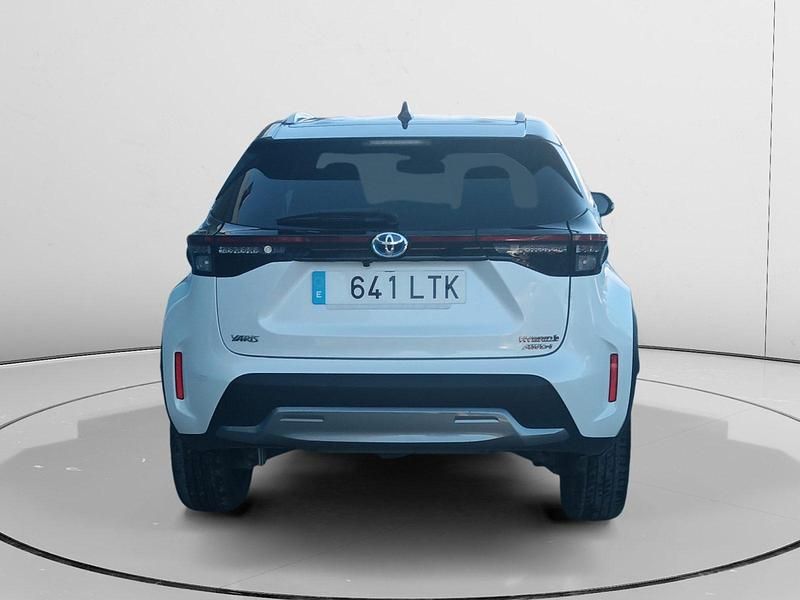 Usado Toyota Yaris Hybrid 116 CV (85 kW) 2021 Negro