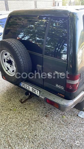 Verde Usado 2001 Isuzu Trooper SUV | 2500 € - Imagen 1/3