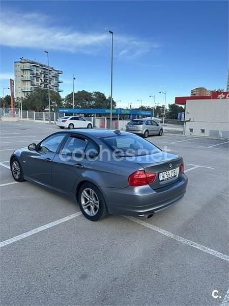 Usado BMW 320 177 CV (130 kW) 2009 Gris / plata Berlina