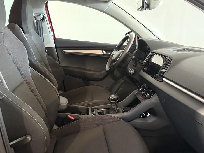 Usado Skoda Karoq Selection 150 CV (110 kW) 2025 Rojo SUV