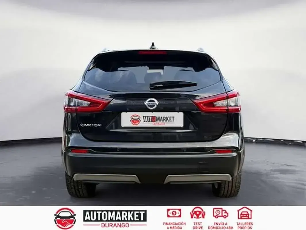 Käytetty Nissan Qashqai Tekna 130 HP (95 kW) 2018 Musta Katumaasturi