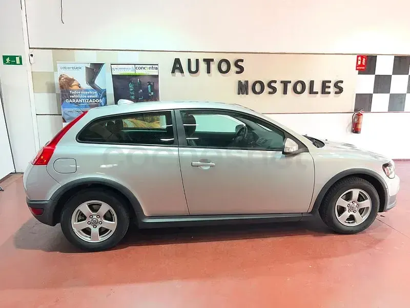 Usado Volvo C30 Kinetic 125 CV (91 kW) 2009 Gris / plata Utilitario