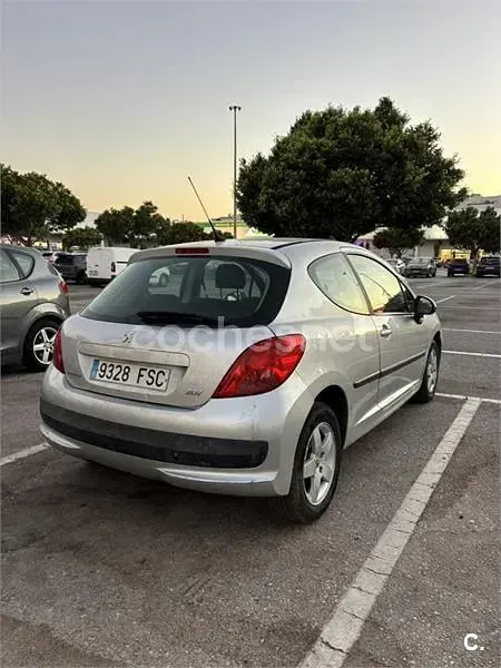 Usado Peugeot 207 GT 150 CV (110 kW) 2007 Gris / plata Berlina
