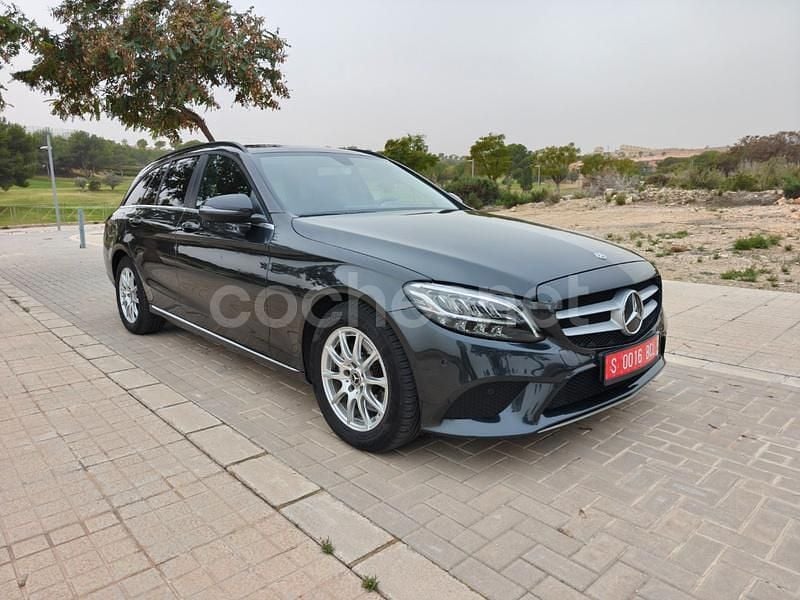 Usado Mercedes C200 160 CV (117 kW) 2020 Negro Familiar