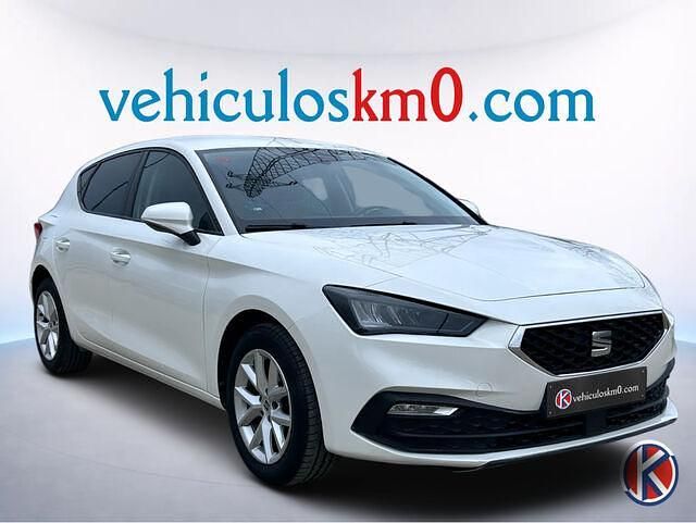 Usado Seat Leon Style 110 CV (80 kW) 2021 Blanco Utilitario