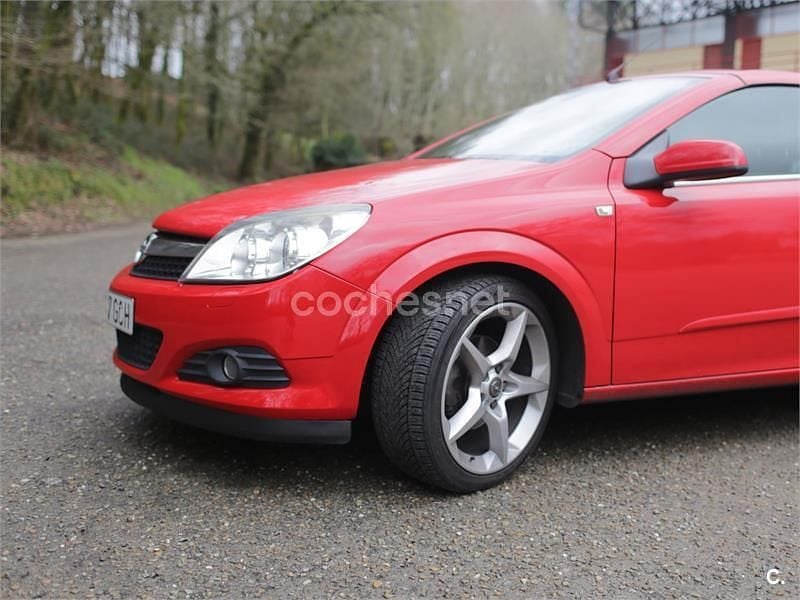 Rojo Usado 2009 Opel Astra Cabriolet Cosmo Descapotable | 5595 € (Precio justo) - Imagen 1/4