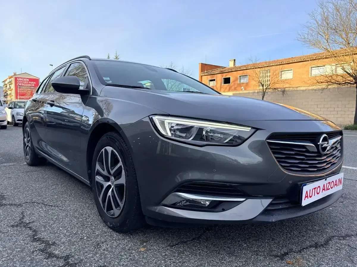 Usado Opel Insignia Business 136 CV (100 kW) 2018 Gris / plata Berlina
