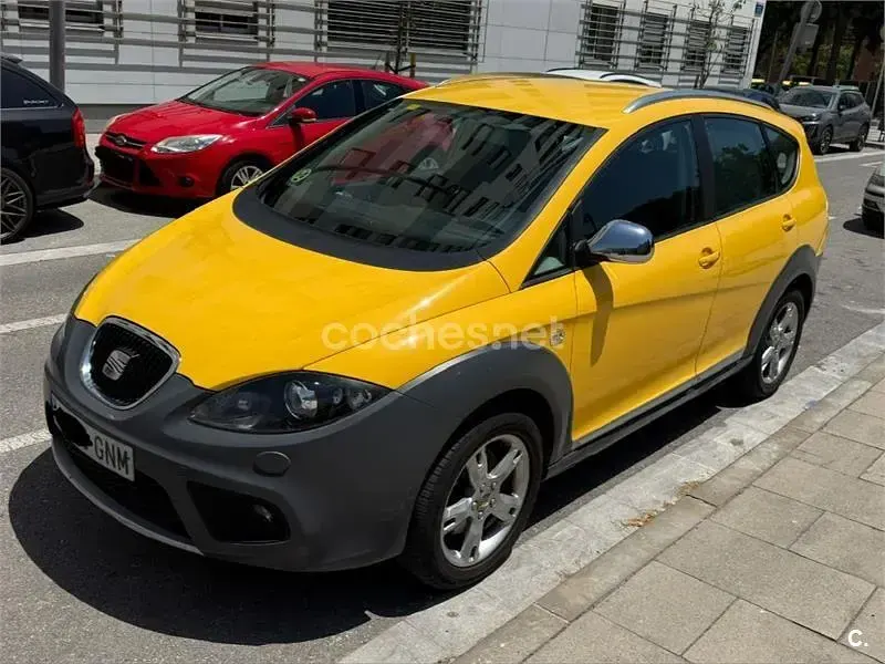 Usado Seat Altea 170 CV (125 kW) 2009 Amarillo Monovolumen
