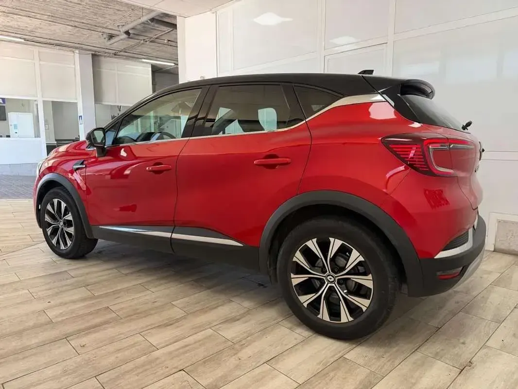 Używany Renault Captur Techno 91 KM (66 kW) 2023 Niebieski SUV