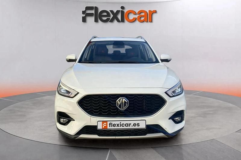 Usado MG ZS Luxury 111 CV (81 kW) 2023 Blanco SUV