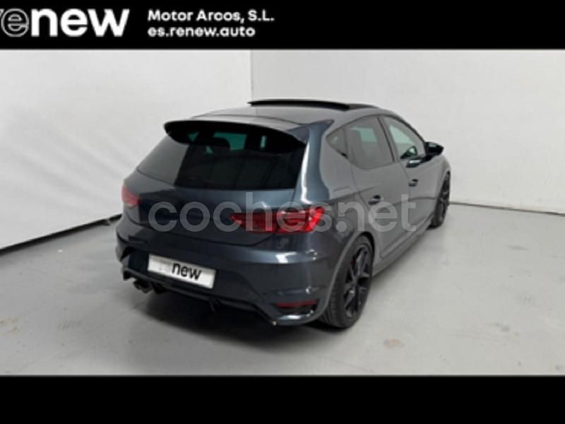 Usado Seat Leon FR 150 CV (110 kW) 2018 Gris / plata Berlina