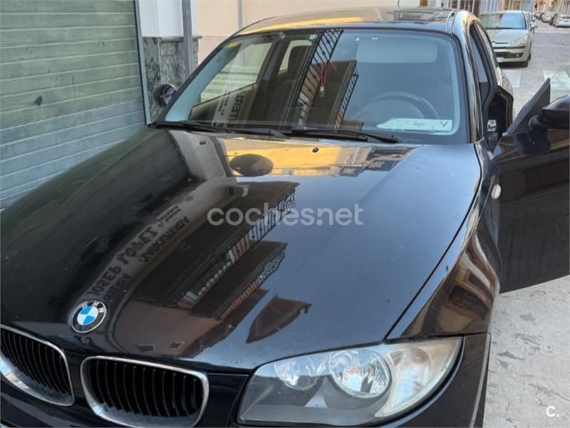 Negro Usado 2011 BMW 118 Utilitario | 7000 € (Precio justo) - Imagen 1/4