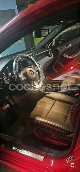 Usado Mercedes A180 109 CV (80 kW) 2018 Rojo Berlina