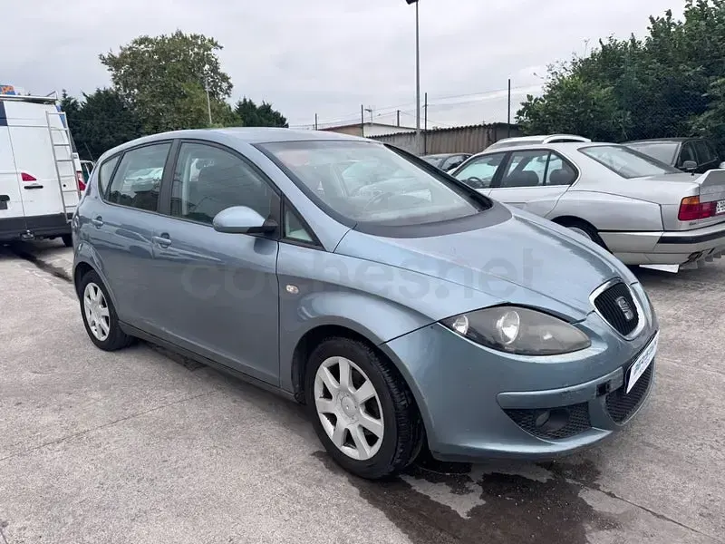 Usado Seat Altea 105 CV (77 kW) 2007 Azul Monovolumen
