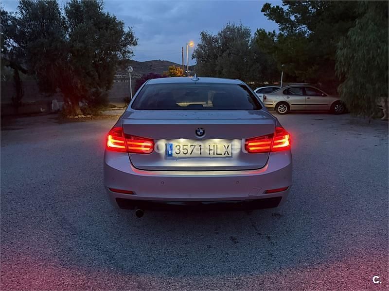Usado BMW 318 Gran Turismo 143 CV (105 kW) 2013 Gris / plata Berlina