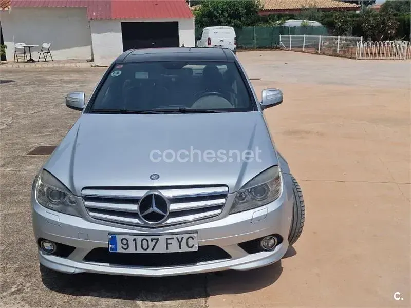 Usado Mercedes C220 Avantgarde 150 CV (110 kW) 2007 Gris / plata Berlina