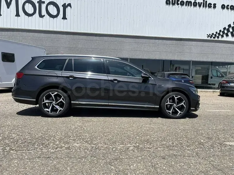 Usado VW Passat R-line 190 CV (139 kW) 2020 Negro Familiar