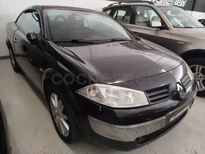 Usado Renault Mégane Cabriolet Dynamique 115 CV (84 kW) 2005 Negro Descapotable
