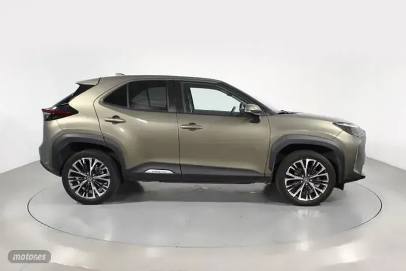 Usado Toyota Yaris Cross Style 116 CV (85 kW) 2022 Bronce SUV