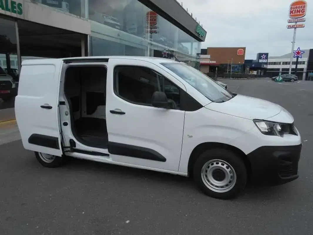 Usado Peugeot TePee 92 CV (67 kW) 2022 Blanco Van