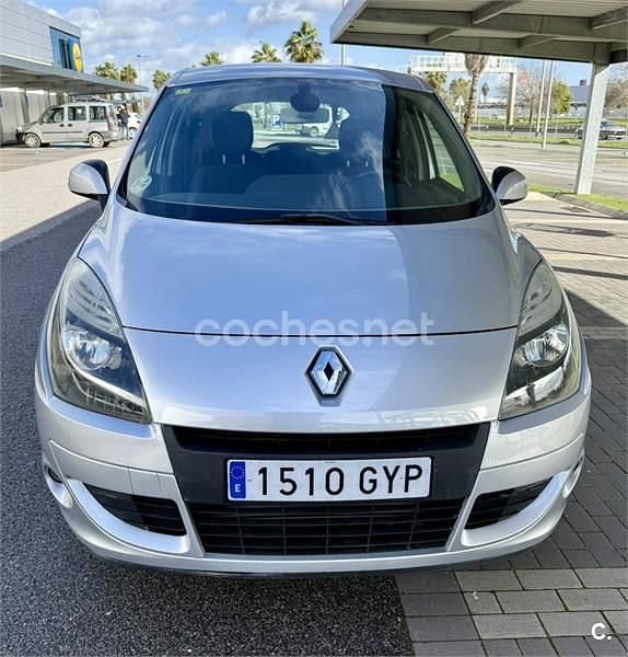 Usado Renault Scénic III Business 110 CV (80 kW) 2011 Gris / plata Monovolumen
