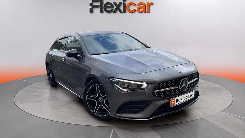 Usado Mercedes CLA200 Shooting Brake 150 CV (110 kW) 2020 Gris Familiar