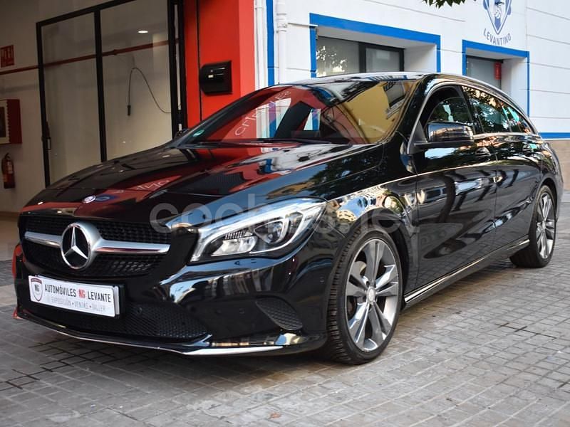 Negro Usado 2016 Mercedes CLA220 Shooting Brake Urban Familiar | 22.990 € (Caro) - Imagen 1/4