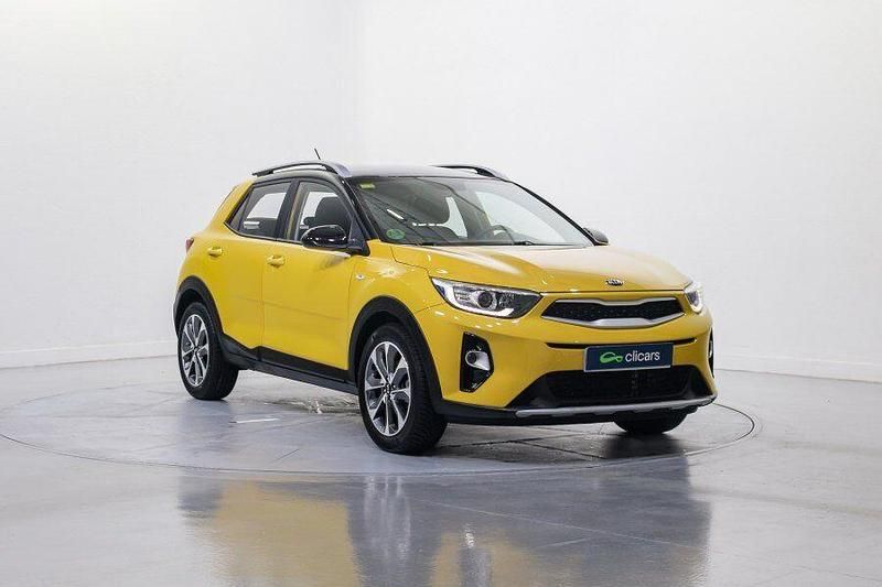 Usado Kia Stonic 120 CV (88 kW) 2018 Amarillo SUV