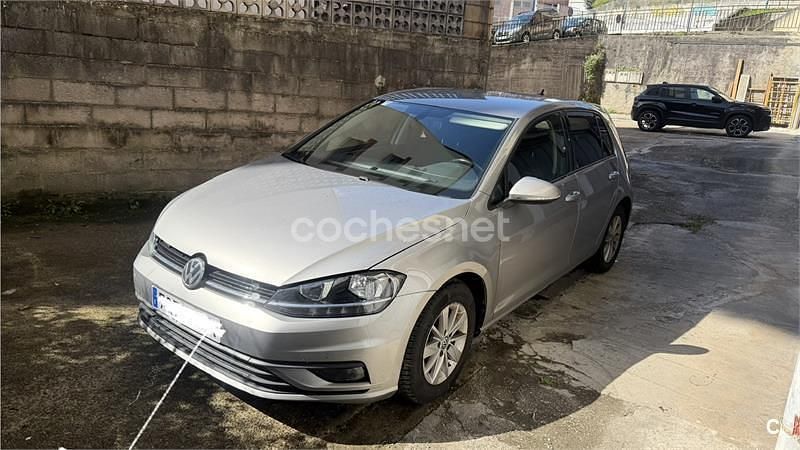 Usado VW Golf VII Advance 115 CV (84 kW) 2019 Gris / plata Berlina